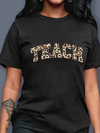 Women's leopard print t-shirt – Trendy Casual Animal Print Tee for Everyday Style