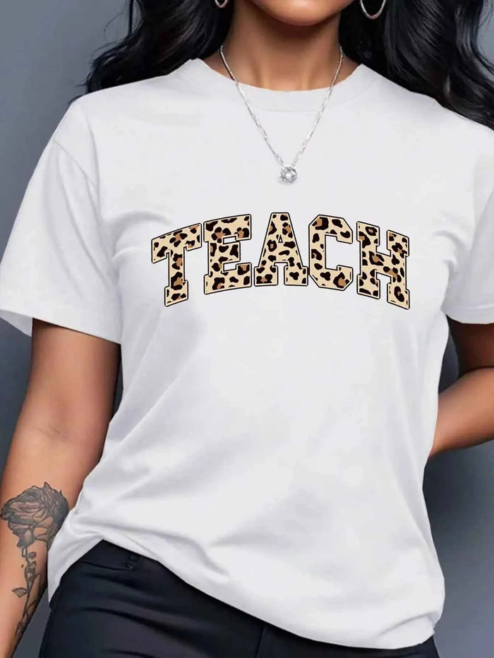 Women's leopard print t-shirt – Trendy Casual Animal Print Tee for Everyday Style