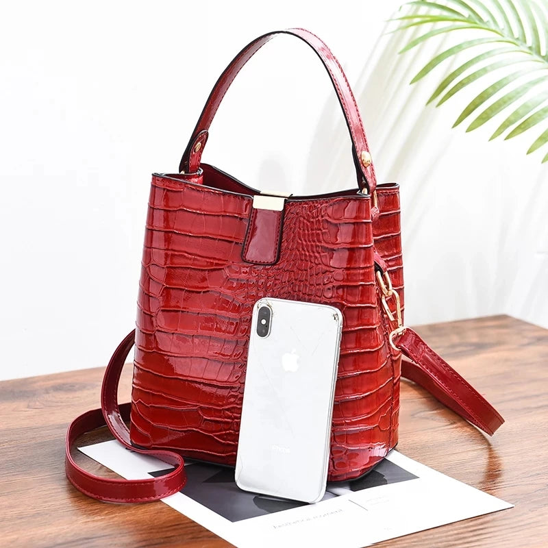 Crocodile Pattern Bucket Shoulder Bag for Women – Large Capacity Crossbody Handbag & Purse